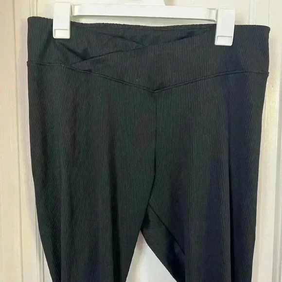 black H&M leggings ribbed criss cross front size XL - Picture 4 of 4